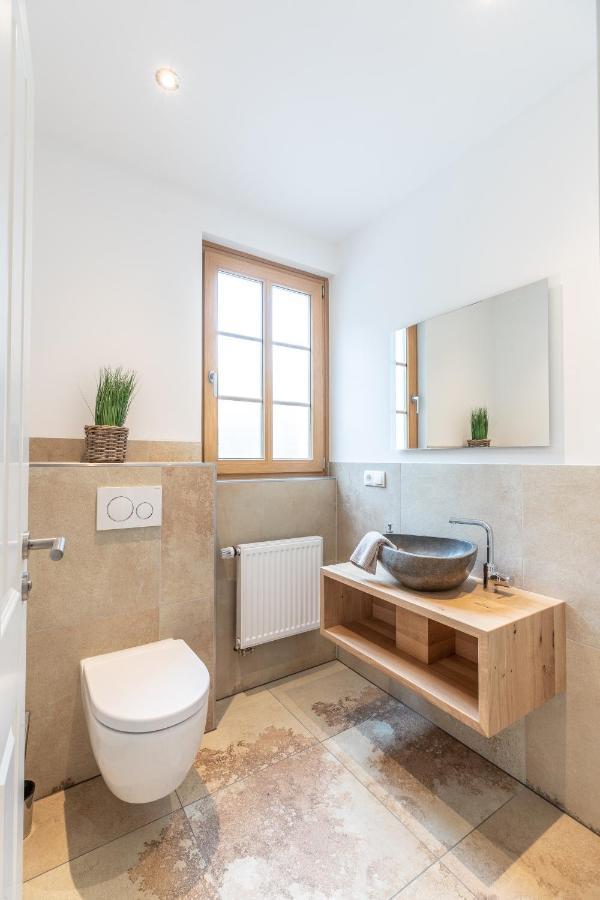 Landhaus Karbach Komplett Oder Einzelne Wohneinheiten Villa Inkl Sauna Bzw Waldhaeuschen Hirten Ngoại thất bức ảnh