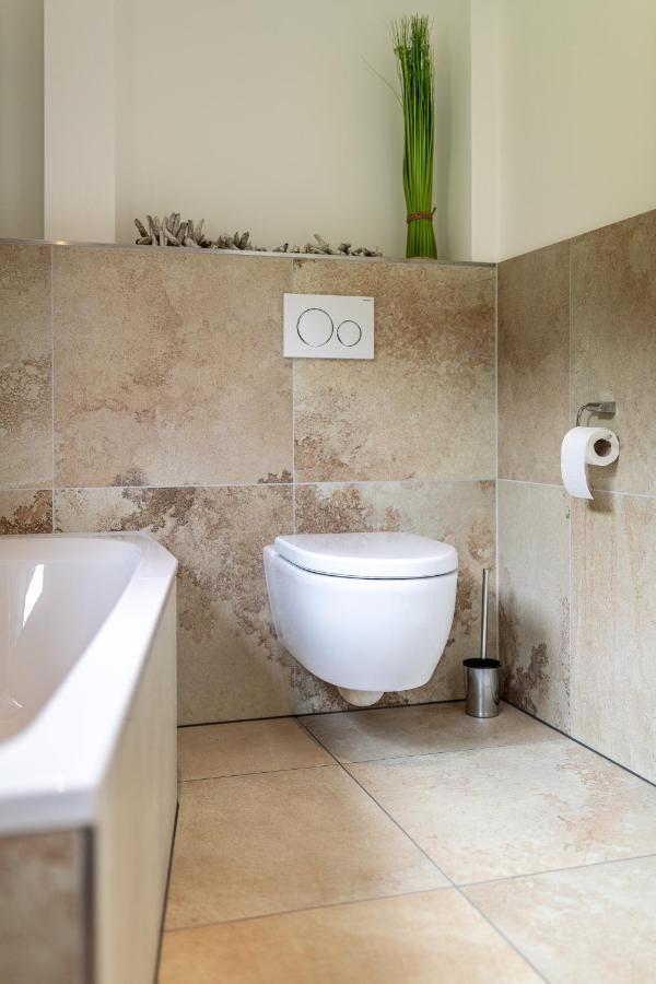 Landhaus Karbach Komplett Oder Einzelne Wohneinheiten Villa Inkl Sauna Bzw Waldhaeuschen Hirten Ngoại thất bức ảnh