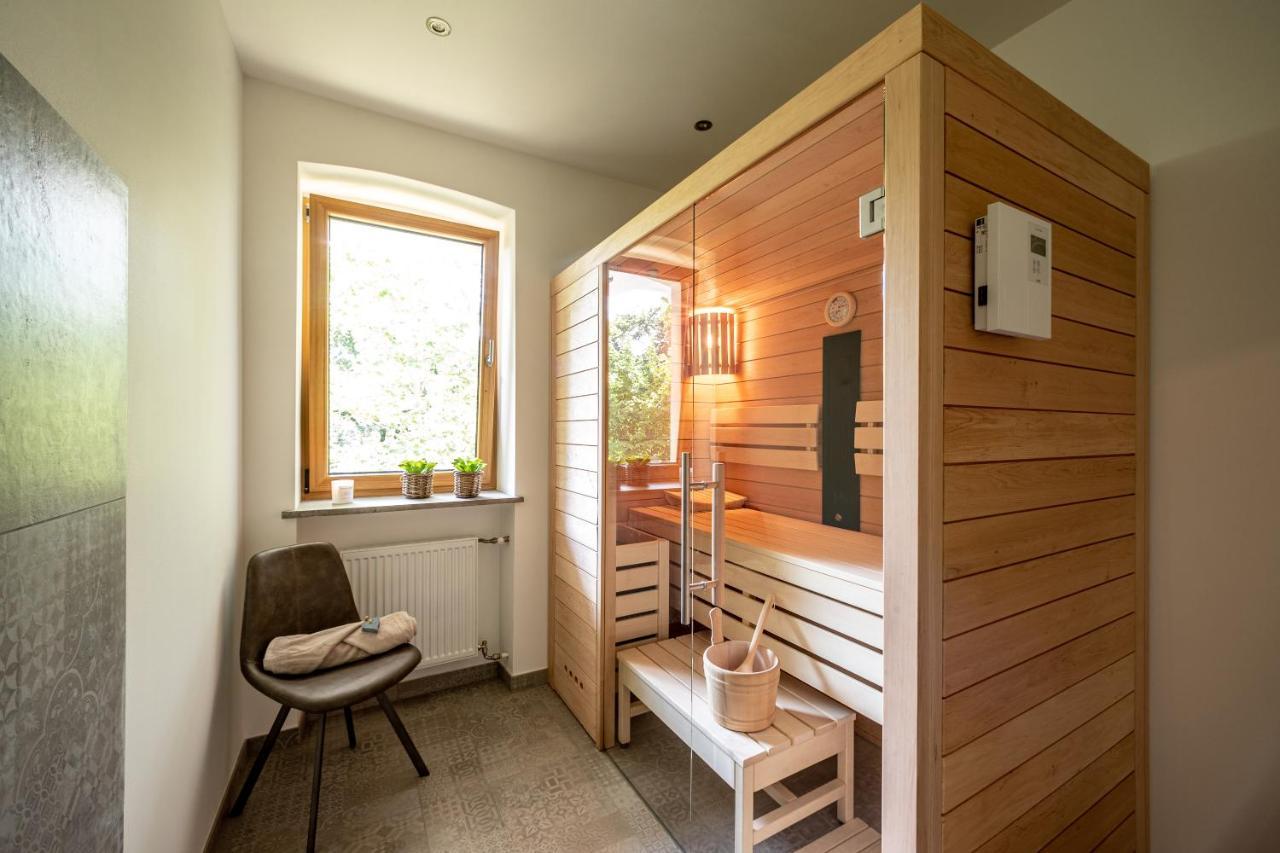 Landhaus Karbach Komplett Oder Einzelne Wohneinheiten Villa Inkl Sauna Bzw Waldhaeuschen Hirten Ngoại thất bức ảnh